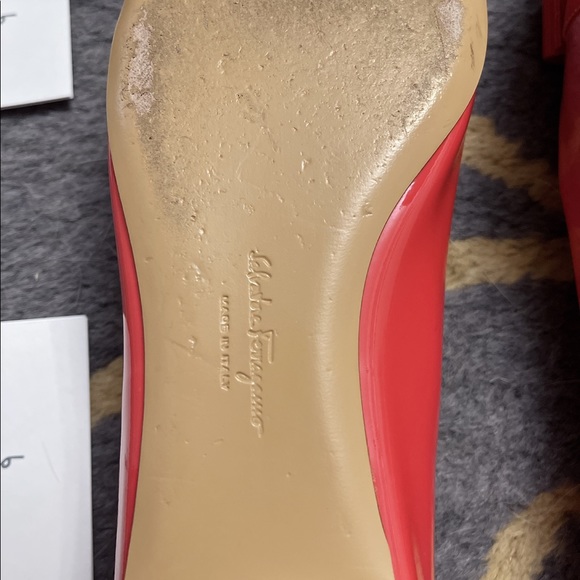 Salvatore Ferragamo Varina flat shoes Like New - Picture 5 of 10
